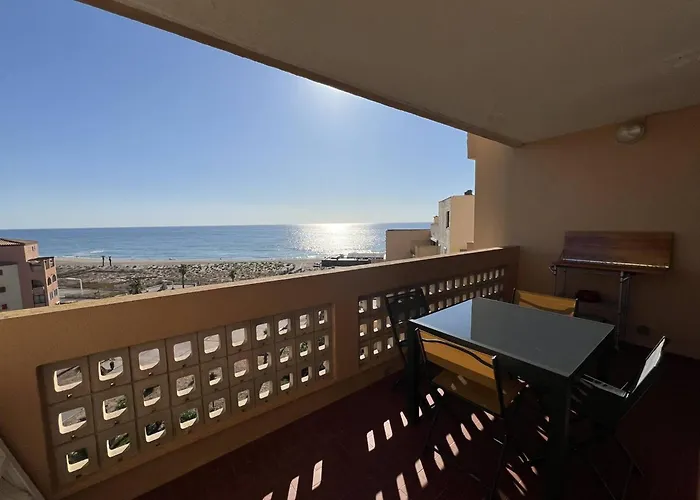 T2 Climatise Avec Piscine, Terrasse Et Acces Direct Plage, 4 Couchages - - Fr-1-81-510 *